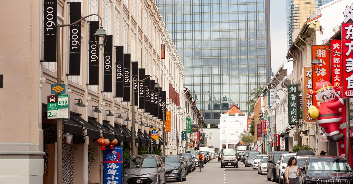 découvrez chinatown à singapour : temples historiques, marchés animés, cuisine locale et ruelles colorées au cœur d’un quartier riche en traditions.