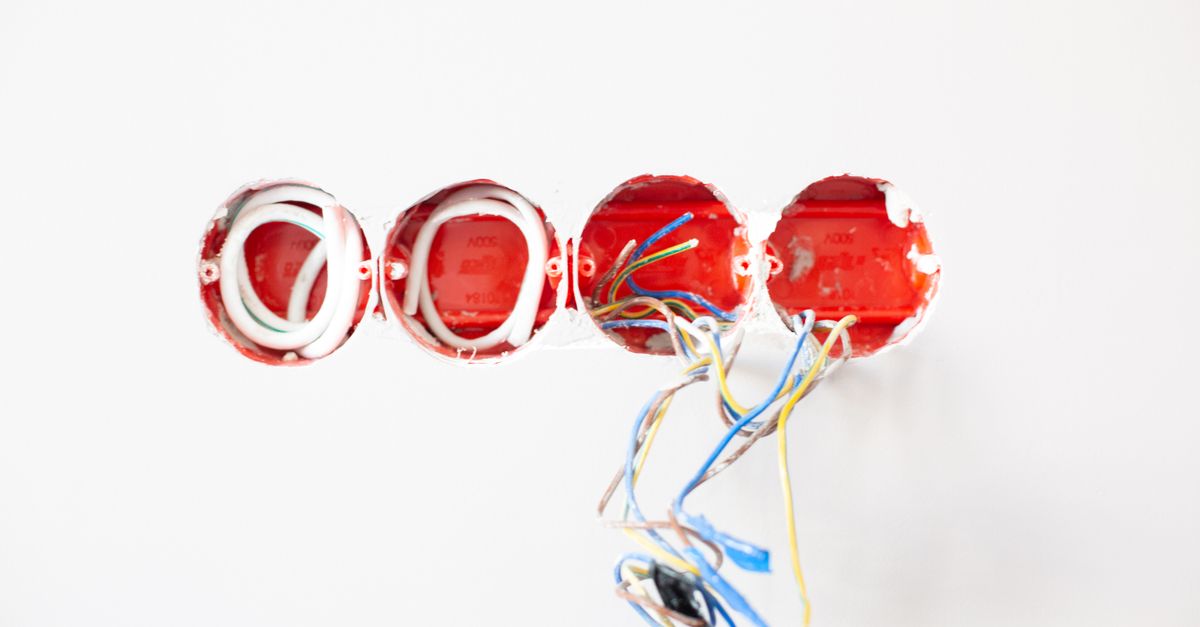 découvrez les prises et fiches électriques utilisées à singapour, ainsi que la tension, la fréquence et les adaptateurs nécessaires pour vos appareils.
