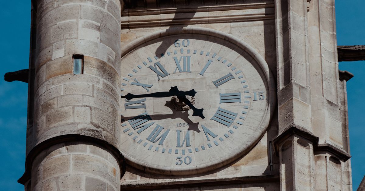 Discover the time difference between Singapore and France: Singapore is 6 or 7 hours ahead depending on the season.