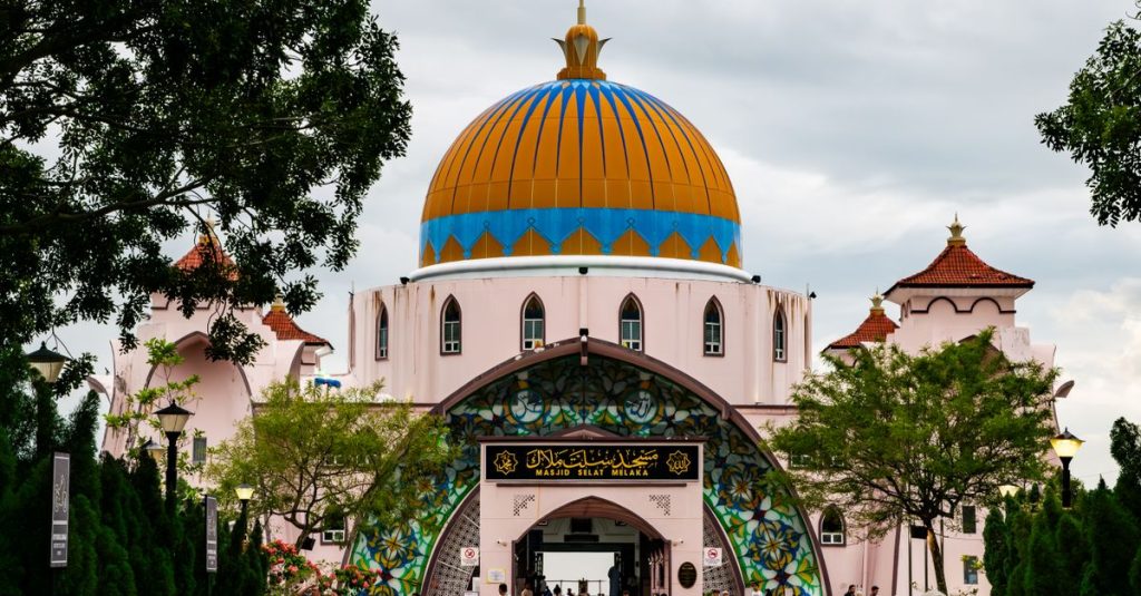 préparez votre voyage de singapour en malaisie : découvrez les options de transport, les formalités et les conseils pratiques pour un trajet sans souci.