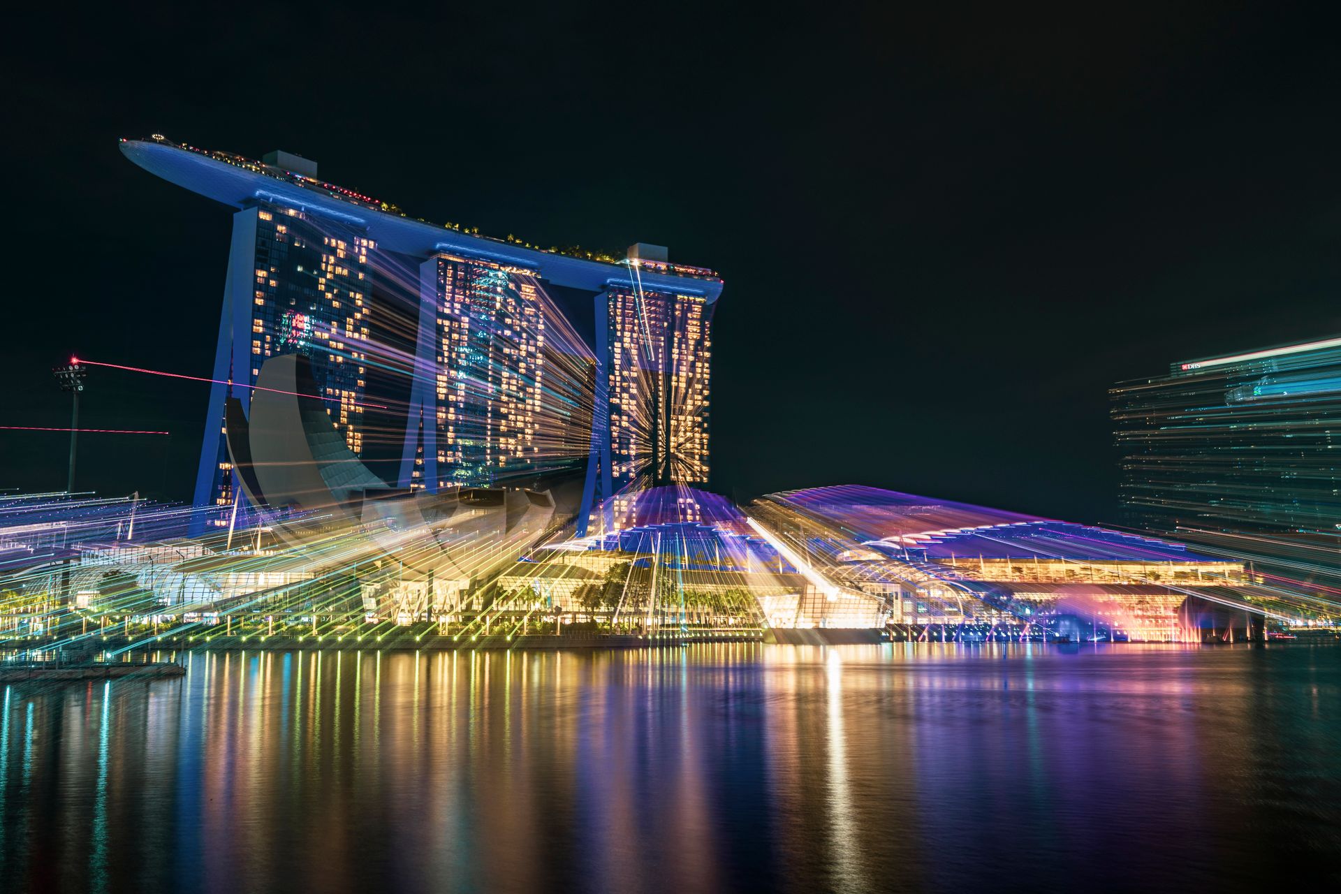 Cyclistes à Singapour le long de Marina Bay